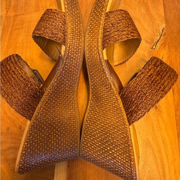 b.o.c. Born Concept Woven Platform Wedges – Size 9 (EUC) - Picture 10 of 16